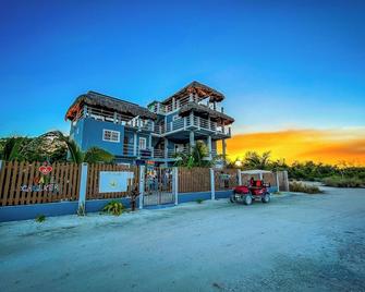 Costa Nube - Caye Caulker - Building
