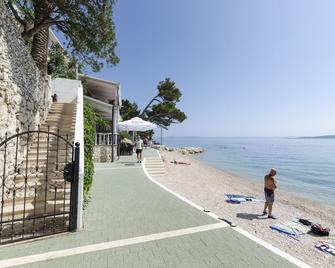 Apartments Kate - Brela - Pláž