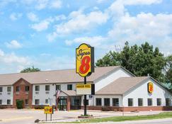 Super 8 by Wyndham Fairfield - Fairfield - Building