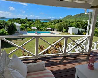Rose House, charming 2-bedroom house with pool and WiFi, AC, Falmouth, Antigua - Falmouth - Balcony