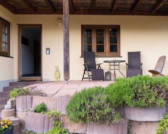 Vacation on a farm vacation apartment1 - Vöhrenbach - Patio