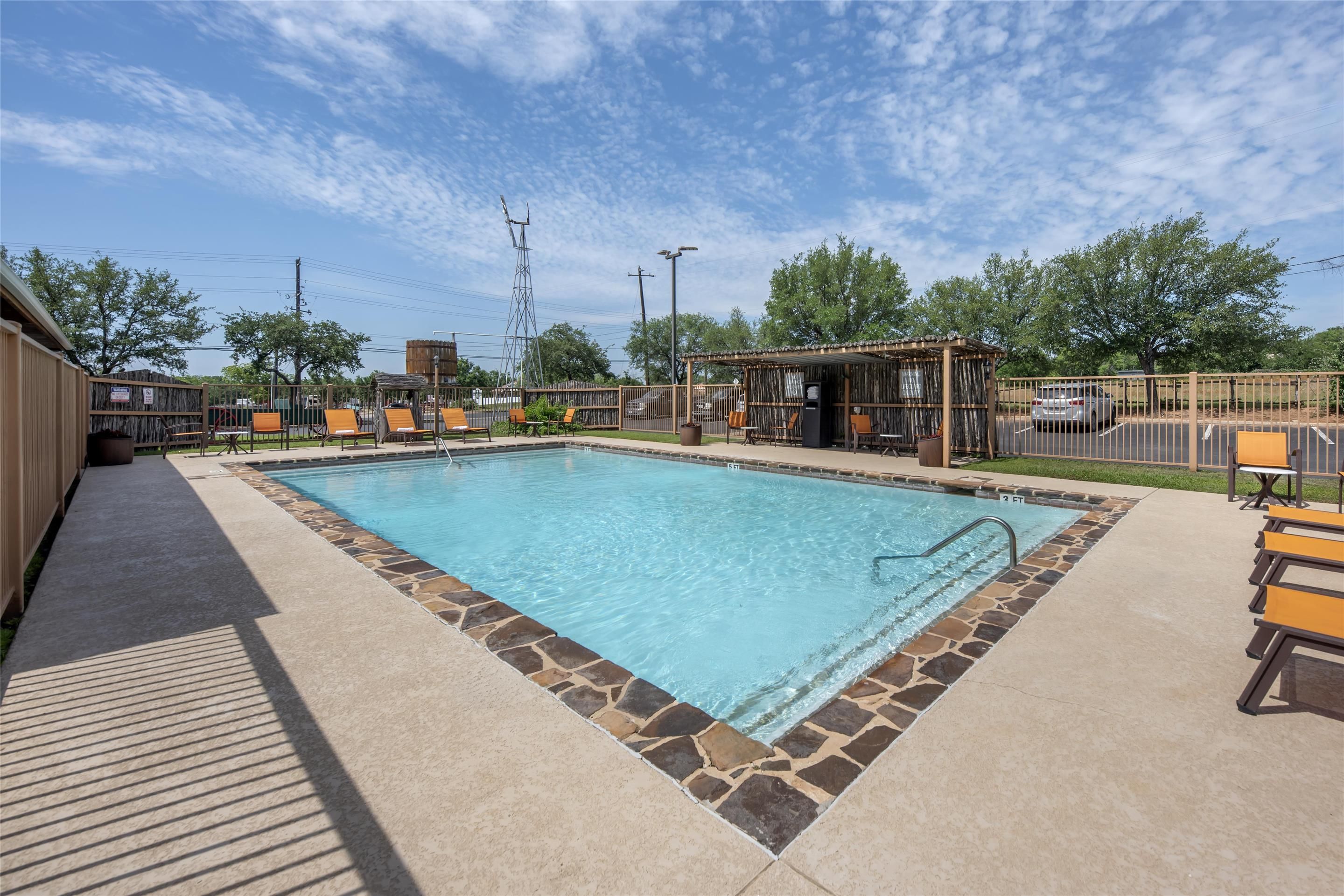 Best Western Plus Fredericksburg - פרדריקסברג - בריכה