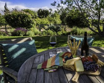 Beautiful Rose Cottage In Wine Country - Santa Ynez - Patio