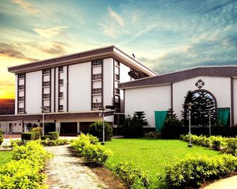 Welcome Centre Hotels - Lagos - Building