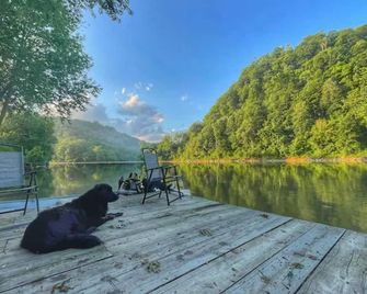 River House - Cottage with KY River View & Access - Wilmore