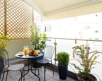 فندق فيدياس بيرايوس - Piraeus - شرفة