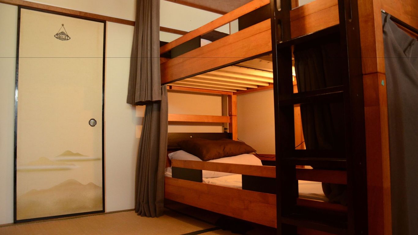 بيس هاوس أبينو - هوستل