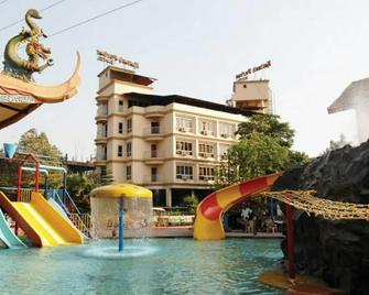 Kailash Parbat - Lonavala - Pool