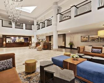 DoubleTree by Hilton McLean Tysons - McLean - Lobby