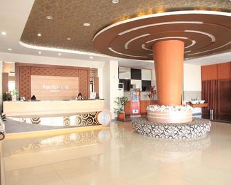 Aerotel Smile Losari - Makassar - Front desk