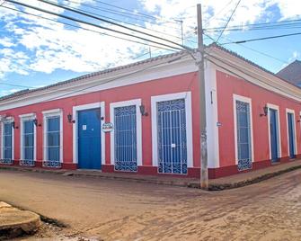 Hostal Colonial Alelusa - Remedios - Building