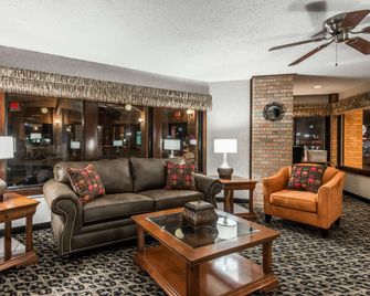 Baymont by Wyndham Cambridge - Cambridge - Lounge