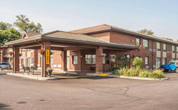 Comfort Inn C 110 C 1 6 8 Orillia Hotel Deals Reviews