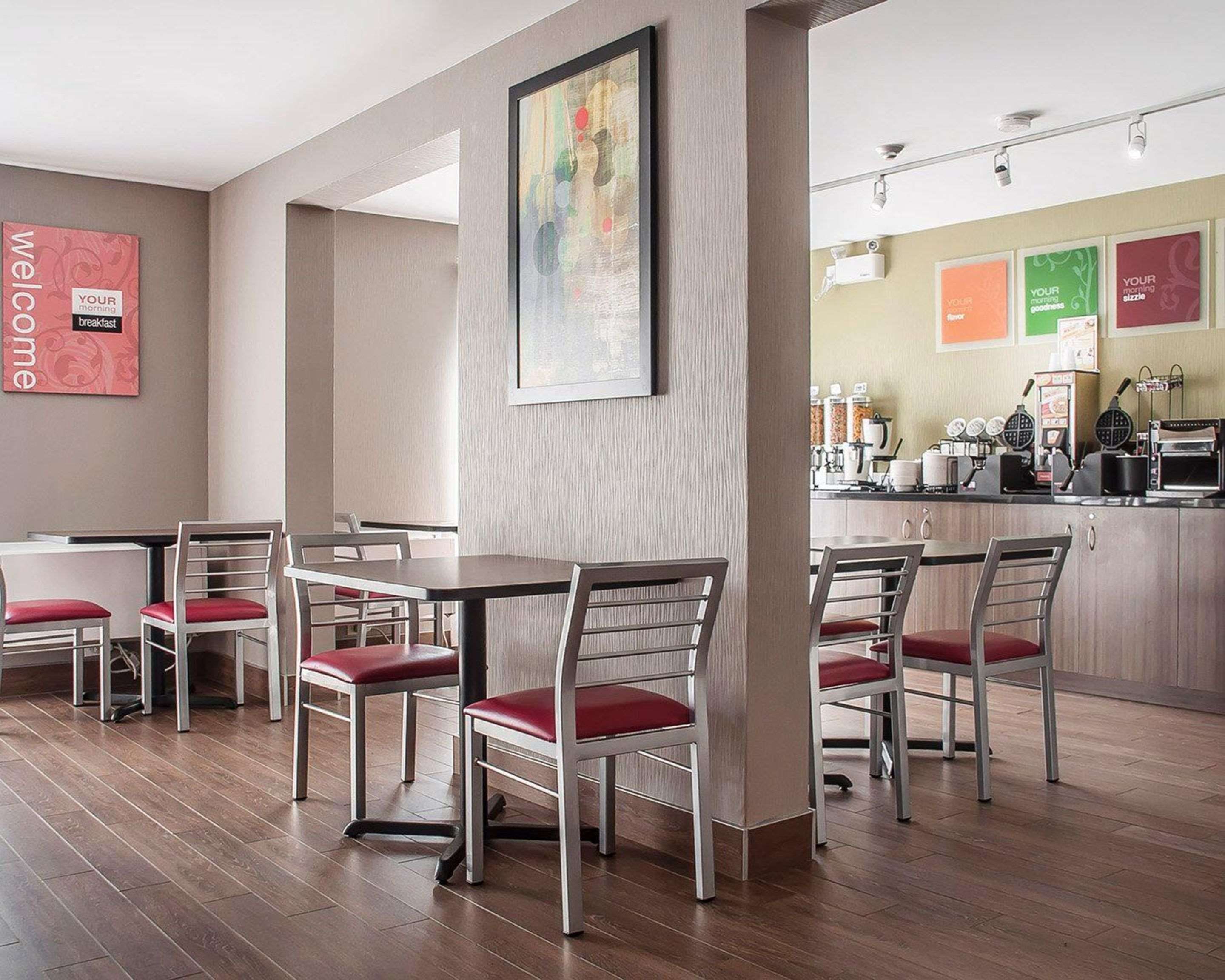 Comfort Inn C 110 C 1 6 8 Orillia Hotel Deals Reviews