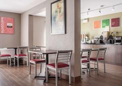 Comfort Inn C 110 C 1 6 8 Orillia Hotel Deals Reviews