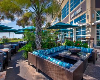 Hilton Garden Inn Virginia Beach Oceanfront - וירג'יניה ביץ' - פטיו