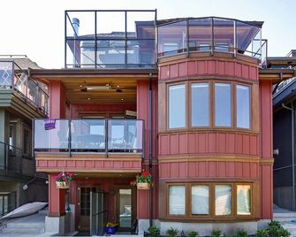 Super cute 2 bedroom suite in Point Grey - Vancouver - Bina