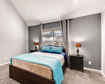 Uptown/Katy Trail Chic & Central With Patio - Dallas - Bedroom