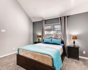 Uptown/Katy Trail Chic & Central With Patio - דאלאס - חדר שינה