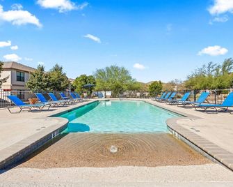 Spacious Escape | 3br2ba | Pool, Gym, Lounge, Park - San Antonio - Pileta