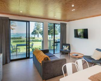 Waikanae Beach Top 10 Holiday Park - Gisborne - Obývací pokoj