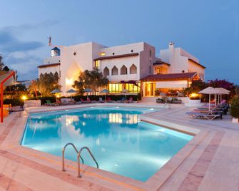 Arinnanda Hotel Cesme - Cesme - Piscina