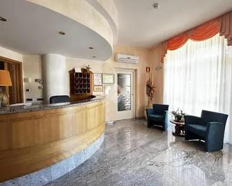 Hotel Feluca - Bonassola - Front desk