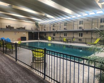 Extended Stay America Select Suites - Sterling - Sterling - Piscina