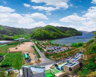 Gimcheon Osaek Dog Pension - Gimcheon - Edificio