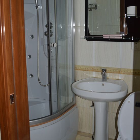 Land Hotel image 1