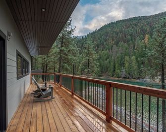 Modern Sanctuary at Emerald Bend - Saint Regis - Balcony