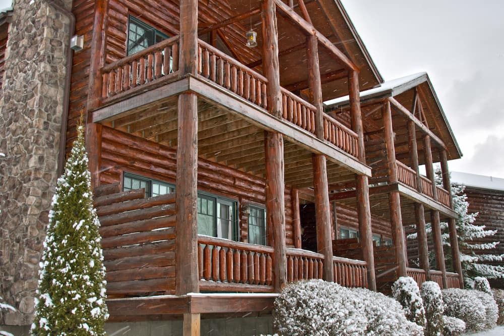 لودجيز آت كريستهافين - لاكي جورج - مبنى