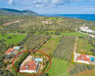 Villa Christia Maris - Neo Chorio - Vista del exterior