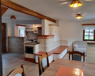 Vineyard Cottage Klobcar - Semič - Comedor