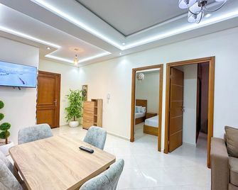 Elite Holiday Home - Luxury & Centric Flat - Tánger - Comedor