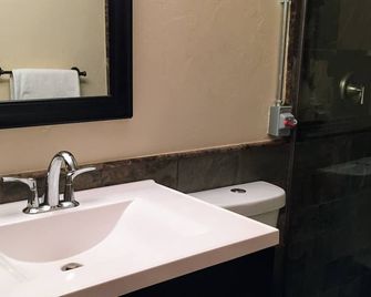Vail Slope-View Modern Loft Condo With Bus To Village Shops And Slopes - Vail - Bathroom