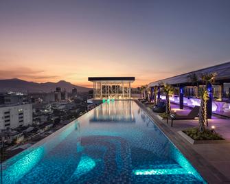 Mercure Bandung City Centre - Bandung - Havuz