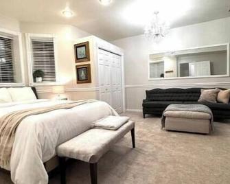 Newly remodeled luxury apartment in Chubbuck.\n\n - Chubbuck - Bedroom