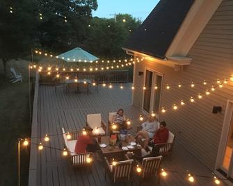 Country Church Converted into a Home by the Beach - Charlestown - Patio