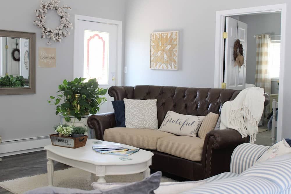 Unique Farm Cottage, Close to City Feels like Country, One of a Kind! - Colorado Springs - Sala de estar