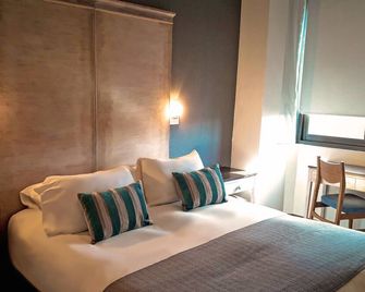 Hotel Internacional - Mendoza - Bedroom