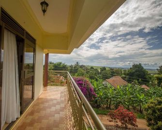 Askay Hotel Suites, Entebbe - Entebbe - Balcón