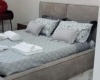 La Madonnella Home - Adelfia - Habitación