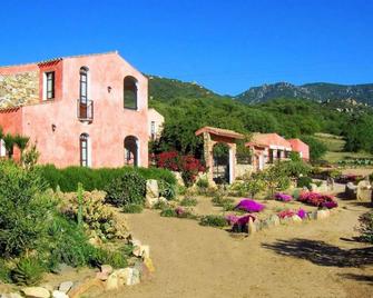 ลากอร์เต โรซาดา - วิลลาซิมิอุซ