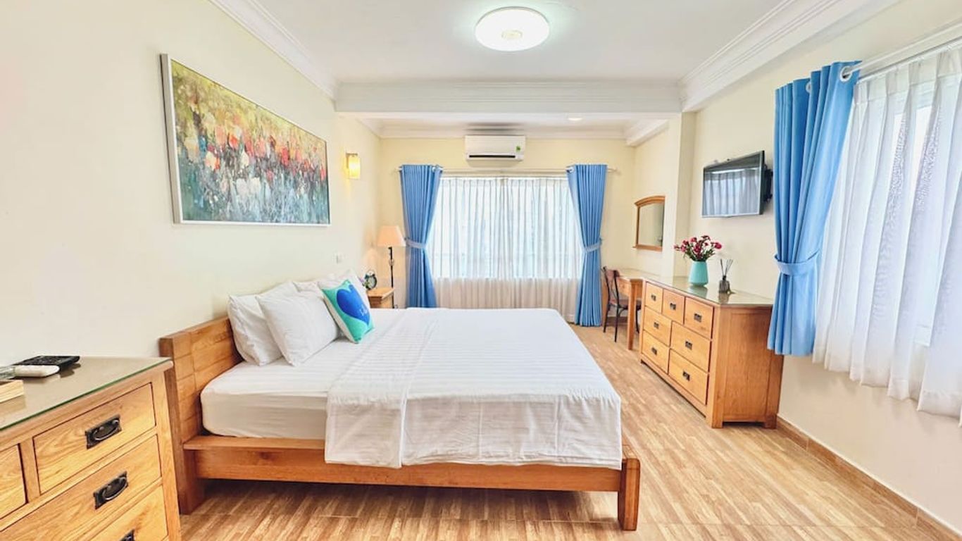 Cozy Hotel - 140 Cong Quynh