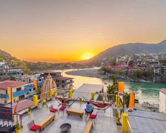 The Hosteller Rishikesh, Ganges - Rishikesh - Outdoor view