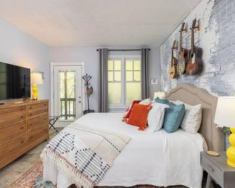 Gypsy Soul, Free Parking and Steps to Downtown Charm - Eureka Springs