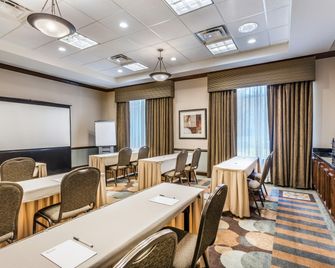 Hilton Garden Inn Gainesville - Gainesville - Ресторан