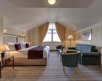 Hotel Aquamarin - Kuehlungsborn - חדר שינה