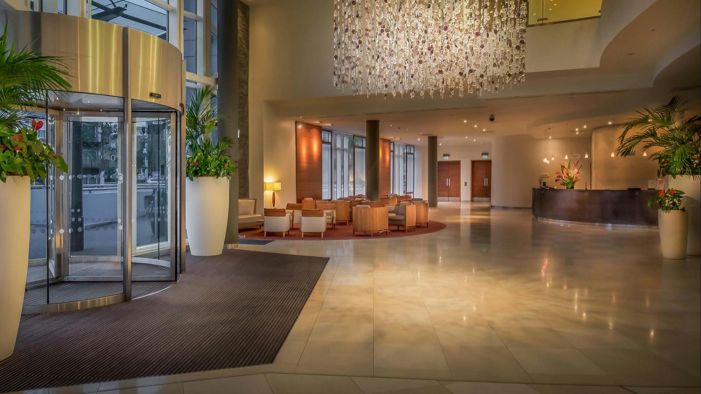 Hilton Reading